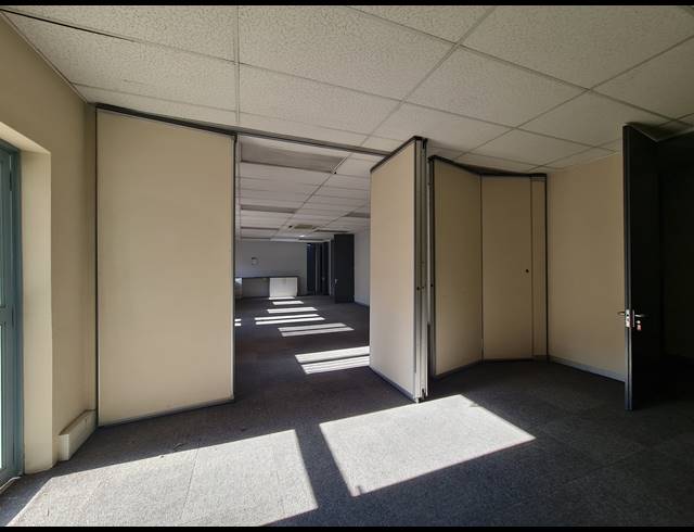 4,740M² OFFICE TO LET IN MEADOWDALE